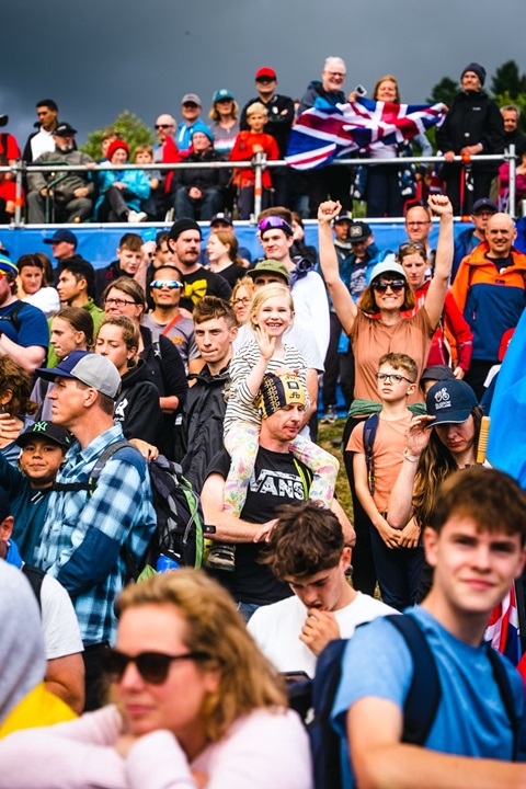 A crowd at the UCI Cycling World Championships Mountain Bike Cross Country in Glentress