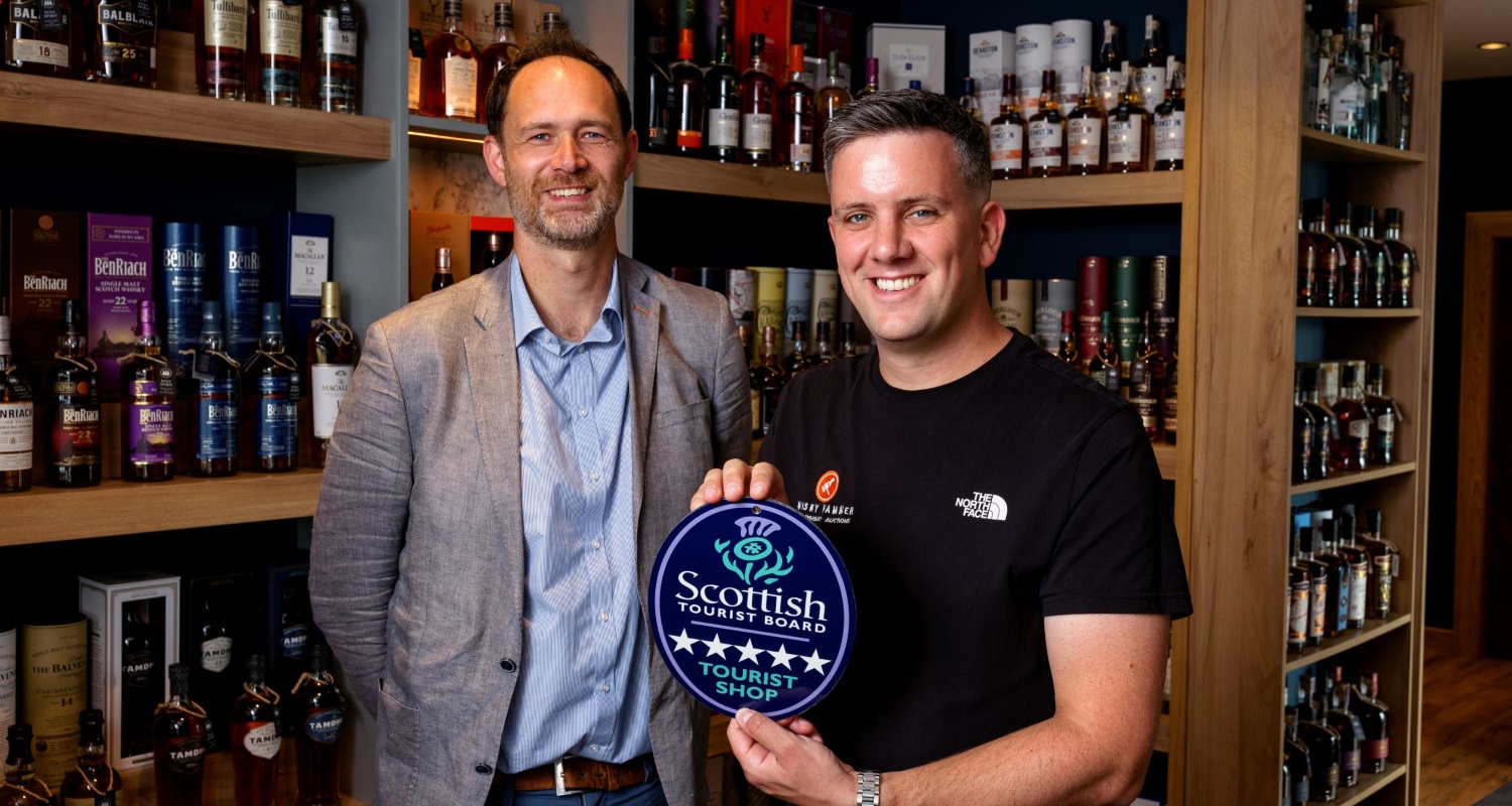 Still Spirit, a whisky shop and tasting room near Ellon in Aberdeenshire, receives a five star Quality Assurance award from Regional Director, David Jackson